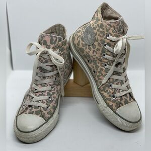 Women’s Size 6 Converse Hightops - Pink/Grey Leopard!